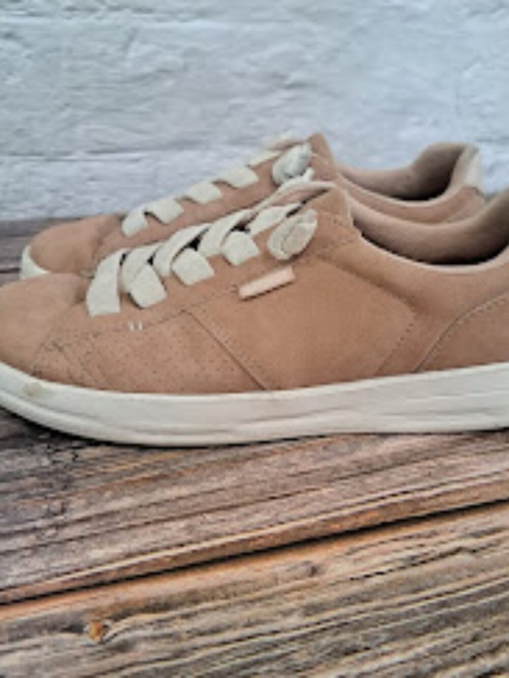Hey Dude Women"s Karina Duo Classic sneakers in tanish pink suede size 10